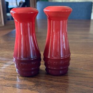Le Creuset Red Shaker Set